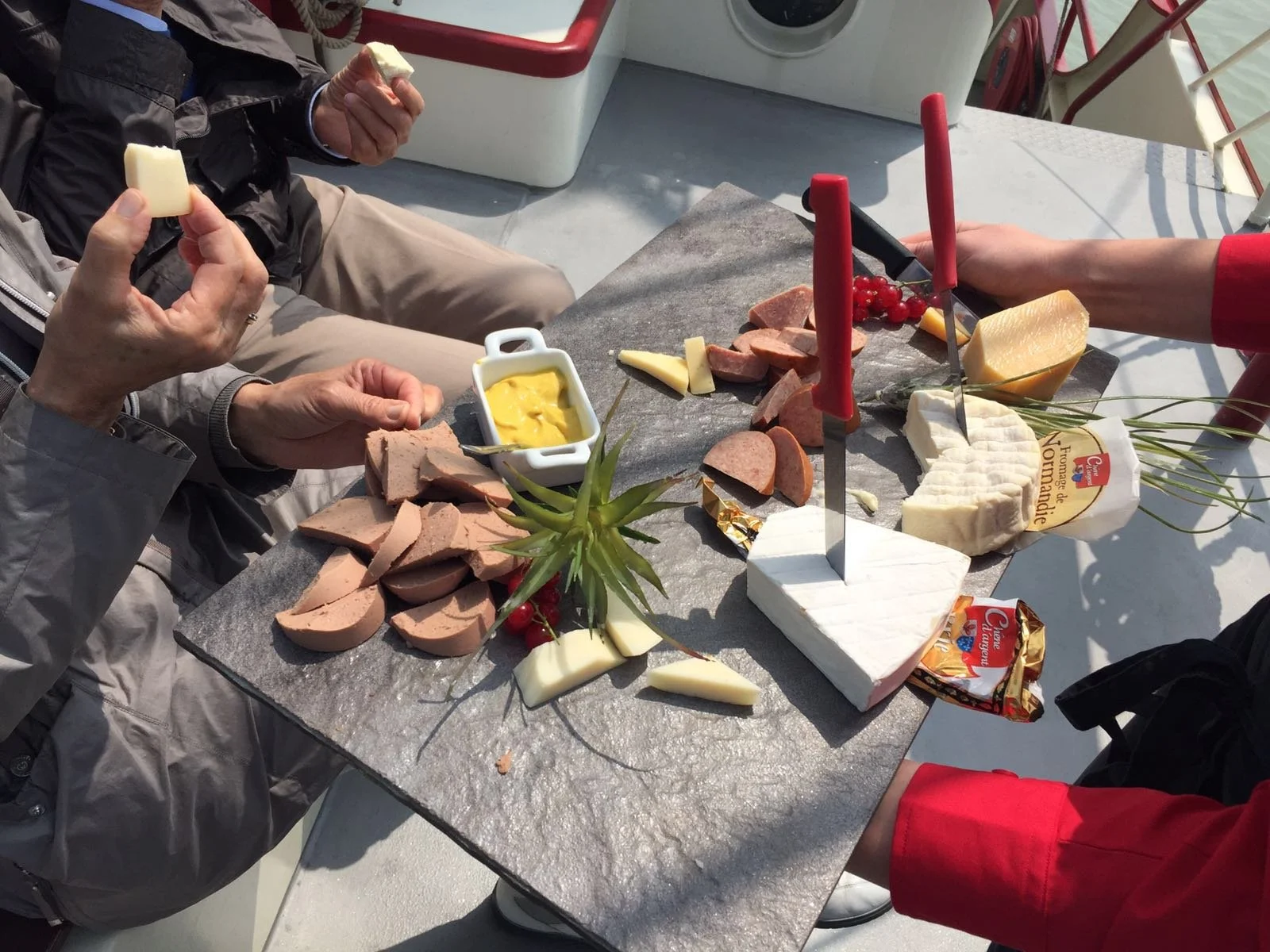 An Bord der Bounty - Imbiss.jpg