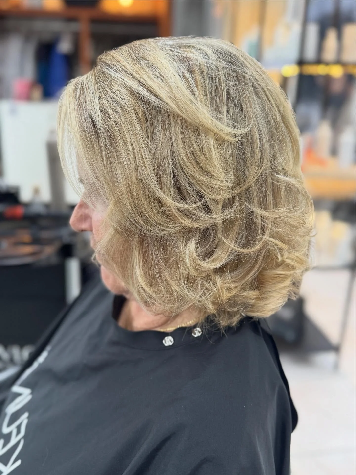 On remet les choses en ordre 🤗 Merci pour votre confiance 📍Rue de Montbrillant, 84 - 1202 Gen&egrave;ve &bull; 
.
.
.
#hair #hairstyle #haidresser #geneve #geneva #coiffeurgeneve #highlights #blondhairstyle #blondie #keune #keunehaircosmetics #hair