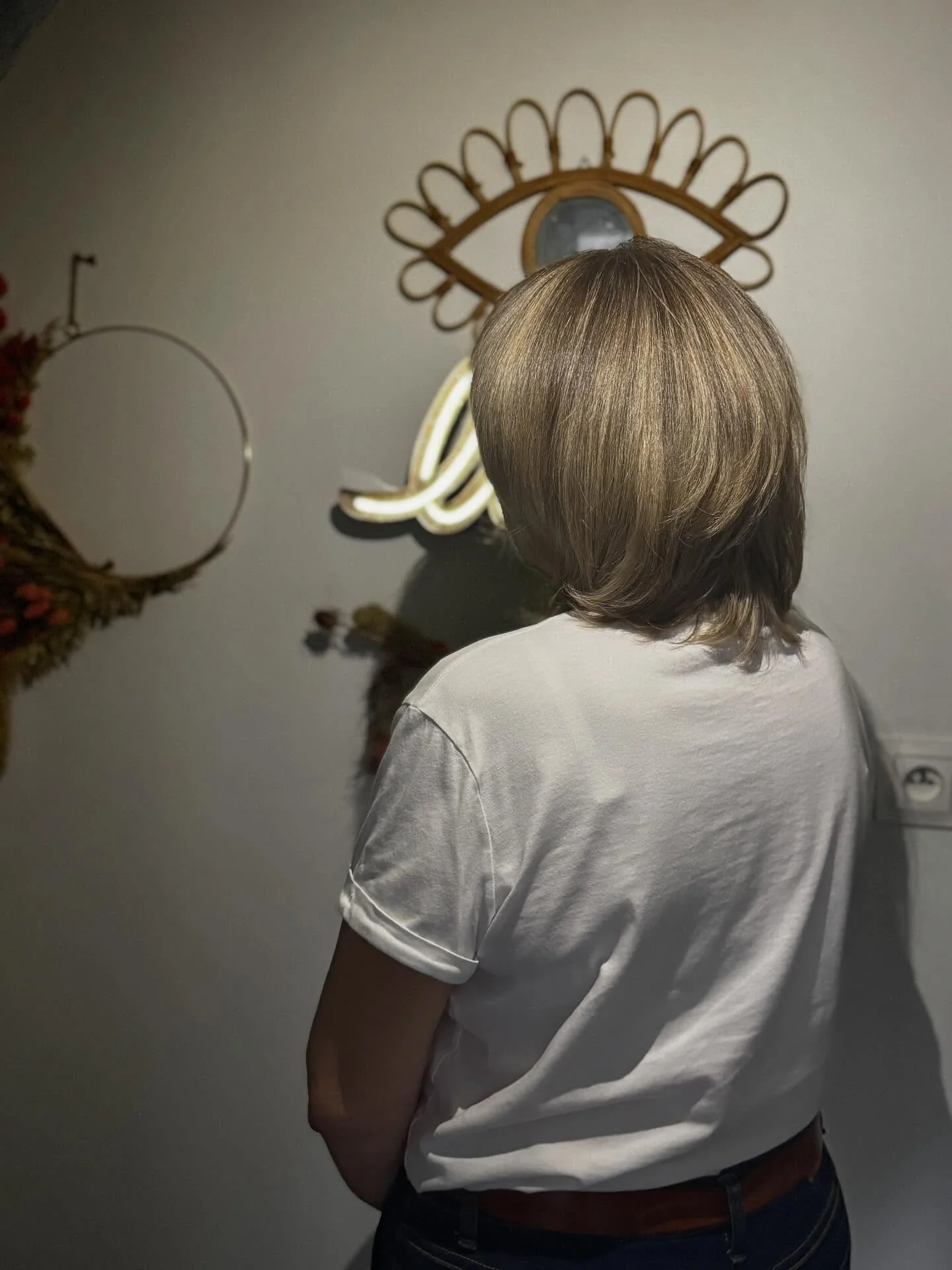 Avant/Apr&egrave;s - Un peu de douceur pour terminer cette p&eacute;riode estivale 🫶🏼 M&ecirc;me si l&rsquo;&eacute;t&eacute; est bient&ocirc;t termin&eacute; vos m&egrave;ches s&rsquo;entretiennent toute l&rsquo;ann&eacute;e ✨ &bull; 
.
.
#hair #h