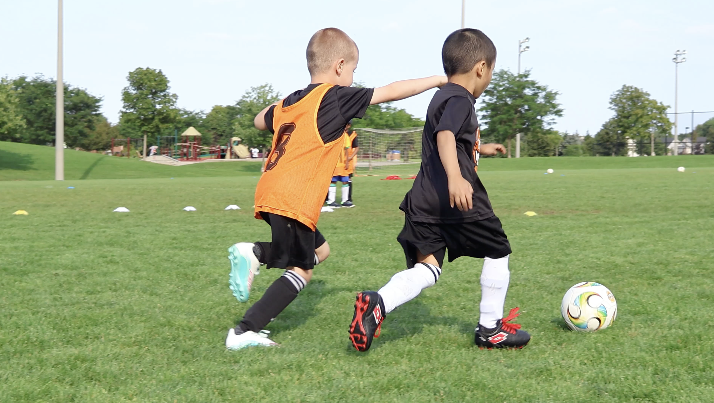 ISC Mini Kickers Program vs. Little Kickers: A Winning Choice for Toddlers</span>