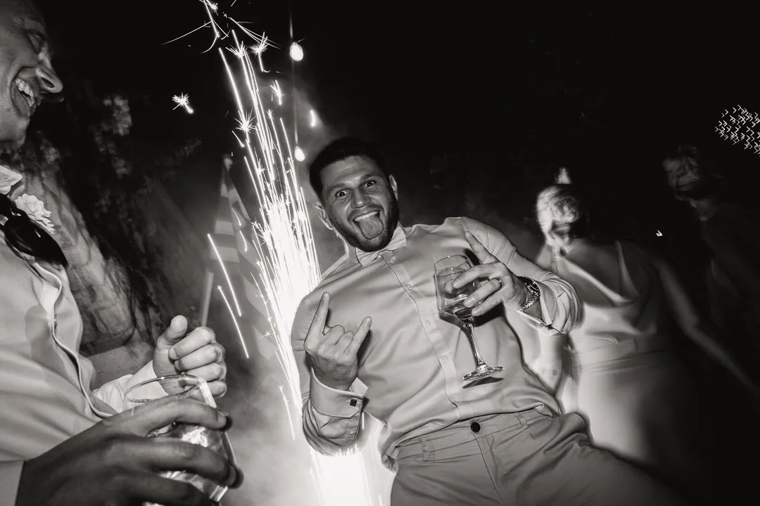 Let&rsquo;s Rock - I usually hate these cold sparkler fountain thingies. I can&rsquo;t count the number of times I&rsquo;ve almost walked into one. Love this shot though. Great timing. 

#weddingparty #weddings #destinationwedding #fujixpro3 #blackan