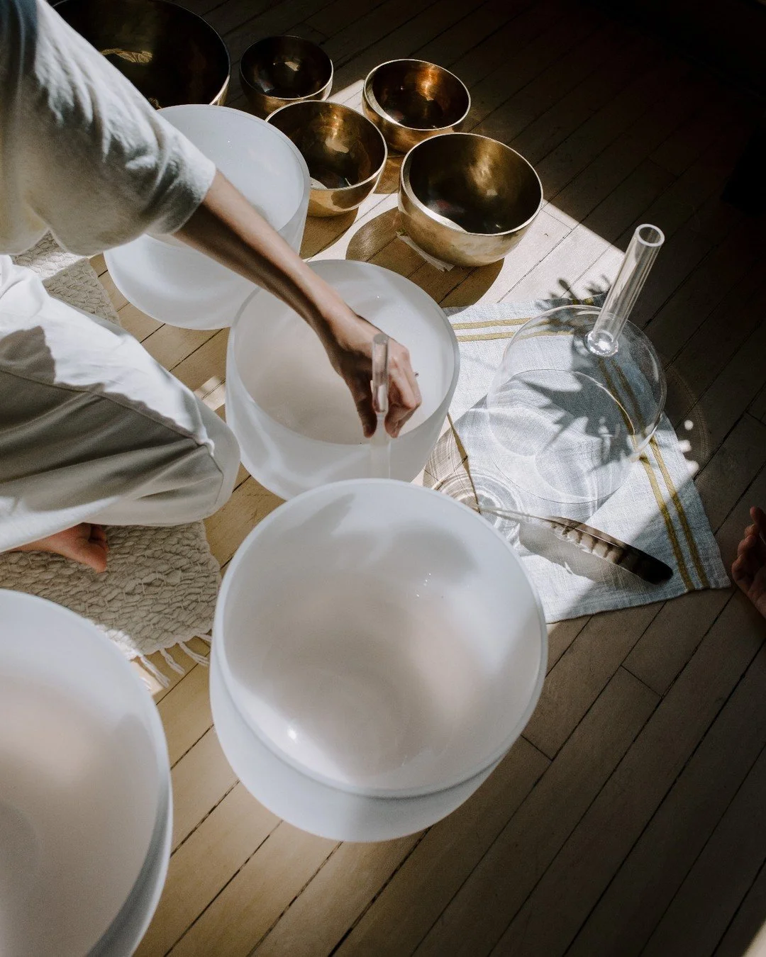 Crystal Bowl Sound Bath
with Laura Li Fong Yee
Saturday, December 13th 6:30-8pm
at Yoga Refuge Northwest

Immerse yourself in deep, healing sounds of 7 Crystal Bowls spanning the chakras, complemented by other sound healing instruments. This sound he