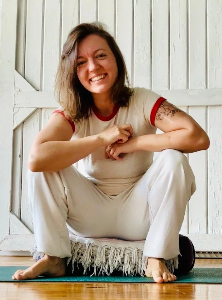 We're happy to announce Amy Peck is joining Yoga Refuge! She will be teaching Vinyasa at our NW location. Practice with her in person or online!

Join Amy Fridays for
Vinyasa Flow 9:30-10:30am (hybrid)
at Yoga Refuge NW

Amy Peck is a yoga instructor