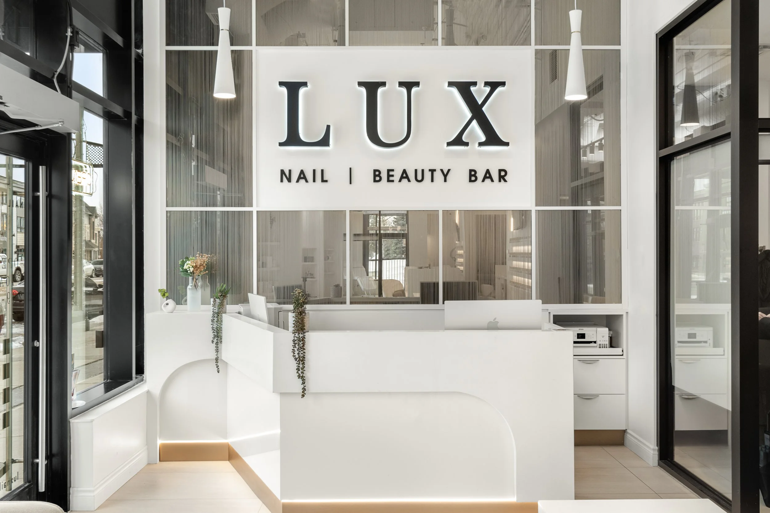 Lux Nail Beauty Bar