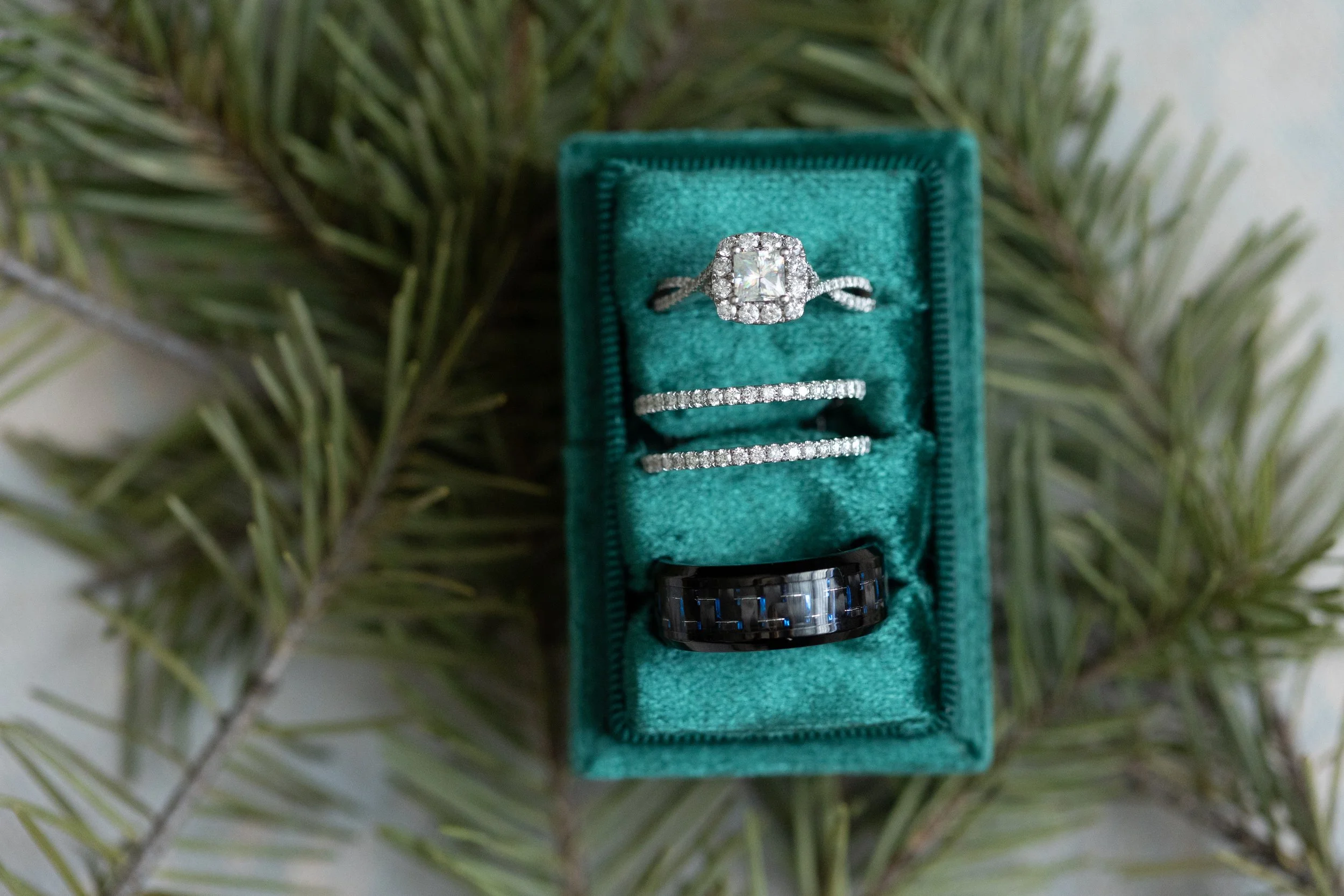 Wedding_121524_AmandaandKayla_SNEAKPEEK-002.jpg