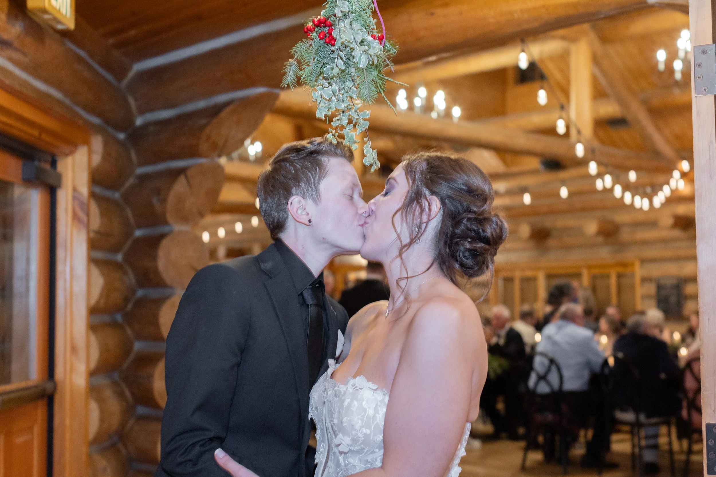 Wedding_121524_AmandaandKayla_SNEAKPEEK-098.jpg