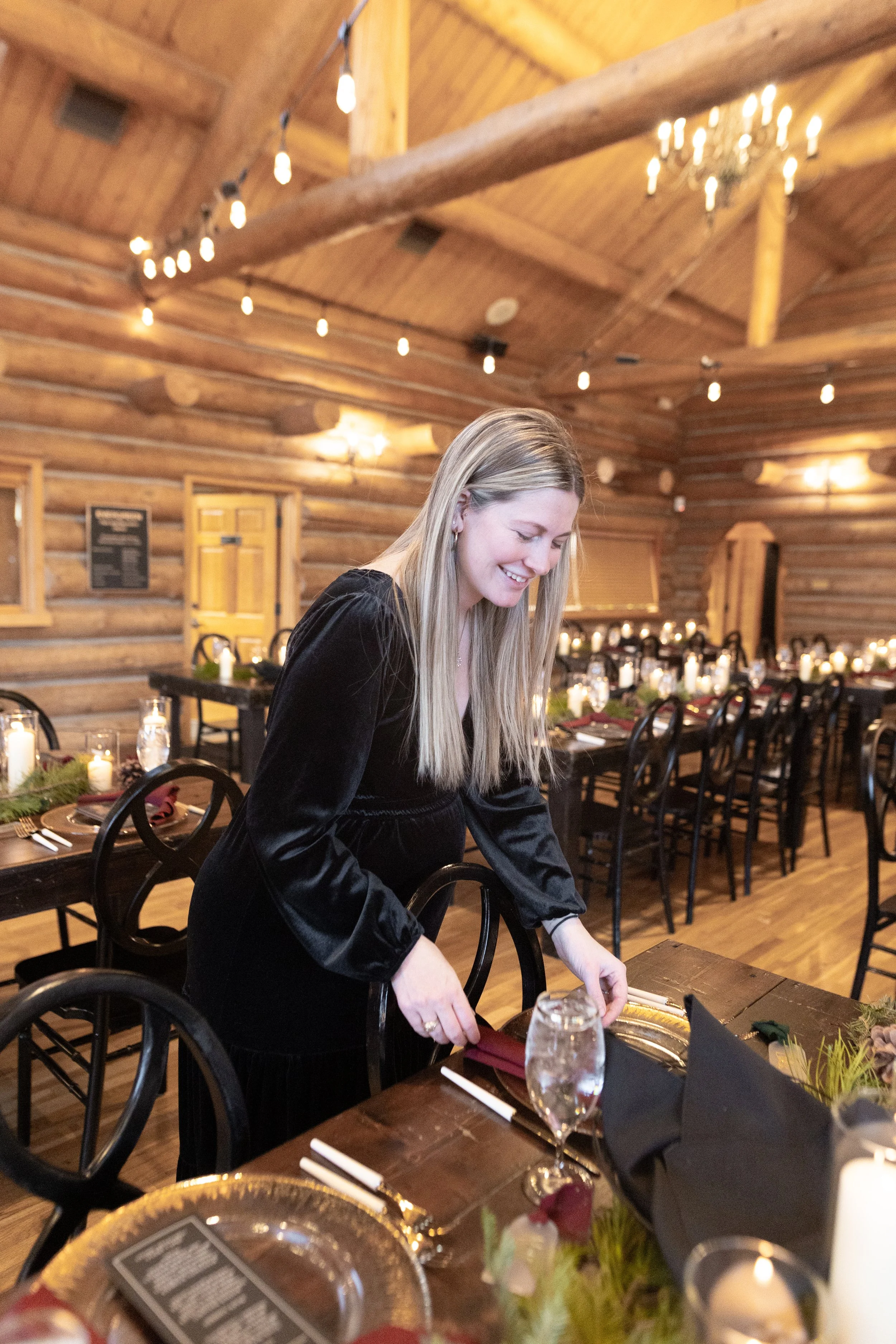 Wedding_121524_AmandaandKayla_SNEAKPEEK-090.jpg