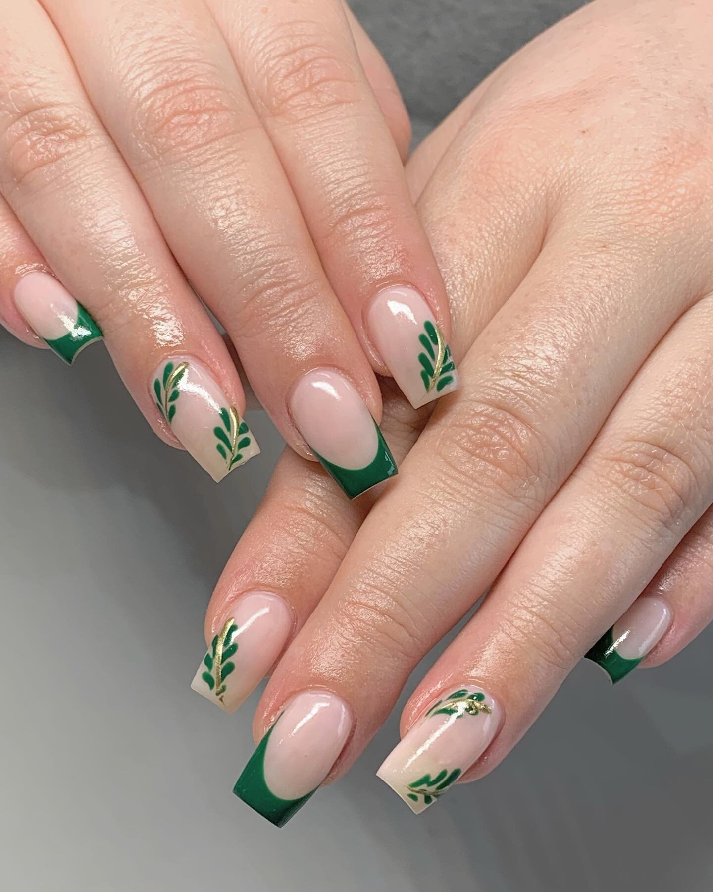 𝒯𝒽𝒾𝓈 𝑔𝓇𝑒𝑒𝓃💚𝒾𝓈 𝒶 𝓌𝒽𝑜𝓁𝑒 🎄ᗰEᖇᖇY ᗰOOᗪ 🎄

💚 book ahead, appointment available online, link ⬆️ or www.Luxynails.ca 

💚New times and dates OPEN to accommodate everyone in DECEMBER

💚please be mindful, if you can&rsquo;t make it to you
