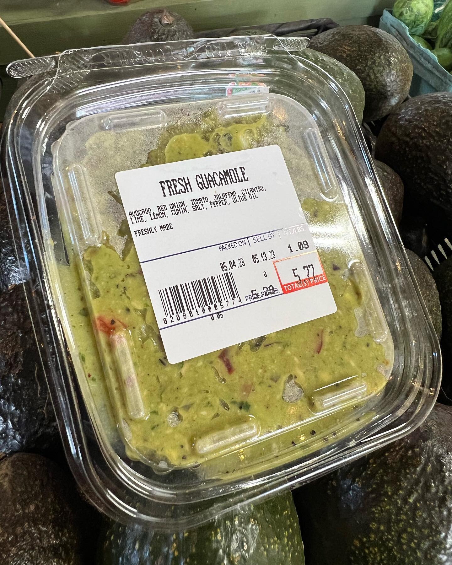 Did you think we&rsquo;d forget Cinco de Mayo?! Not a chance! 

Limited supply, fresh guacamole in store! 🥑

Hurry, it goes quick!! 🤩

#freshstartfg #startyourdayfresh #shoplocal #cincodemayo #guacamole