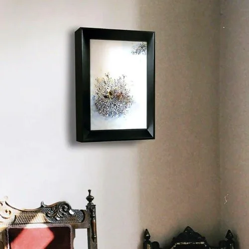 BOURDONNEMENT 2

Petite vie d&rsquo;insecte cach&eacute;e parmi les fleurs aquarell&eacute;es, bestiole dor&eacute;e qui butine cach&eacute;s sous les p&eacute;tales l&eacute;gers et bourdonne l&eacute;g&egrave;rement, petite vibration apaisante et d