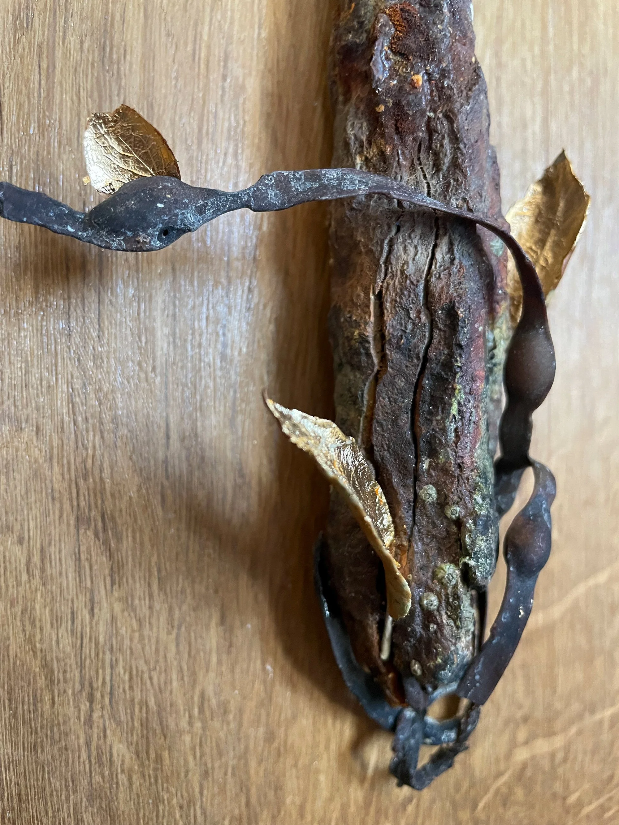 creaturquoise_or_singulier_bois_métal_rouille_oxydé.jpg