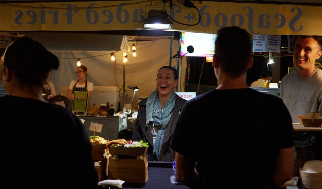 It's all smiles in the laneway this week, come see us this Wednesday, Friday &amp; Saturday from 5pm for drinks, delicious street food and free live tunes! 🍔 🍺