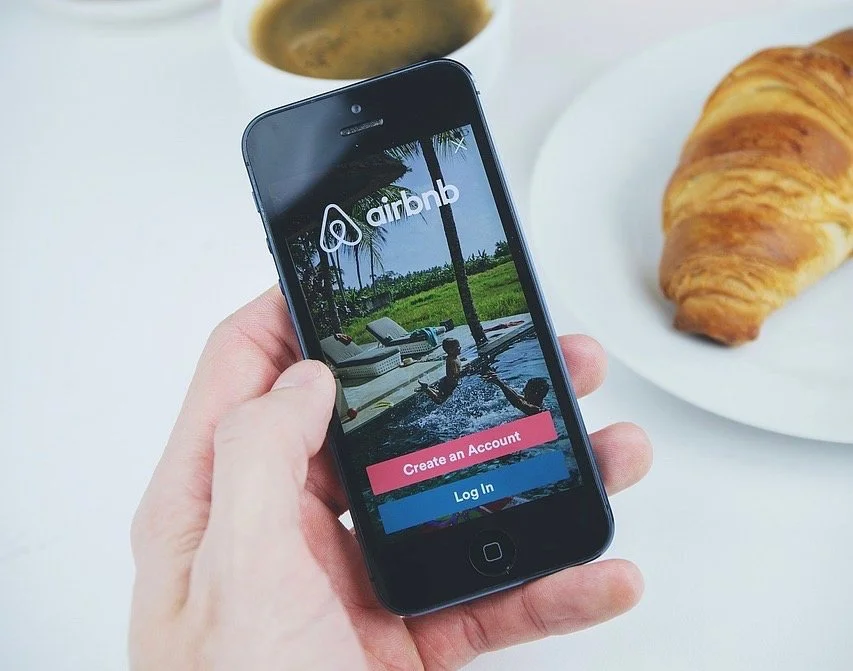 Airbnb resolution centre explained —