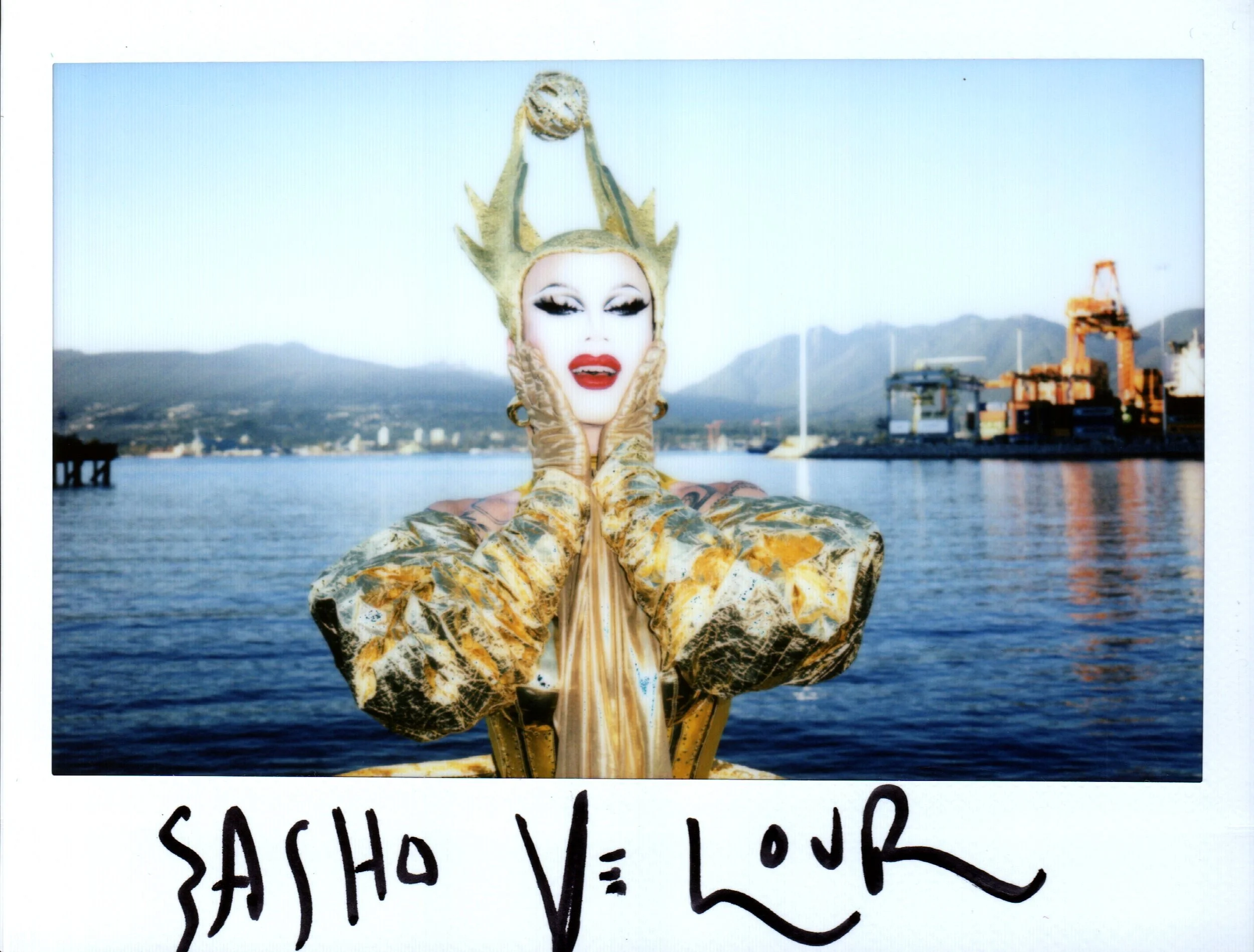 SashaVelourGold_0006.jpg