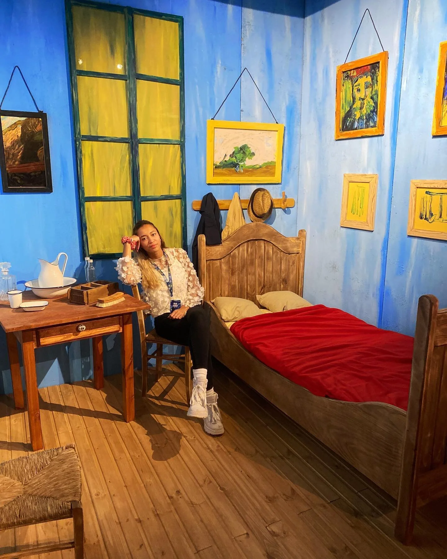 🎨🪑🚪🛌