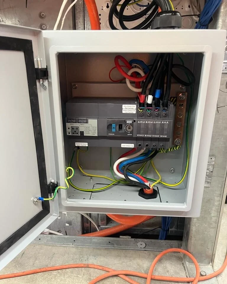 The DAE team recently supplied and installed a new ATS, and connected it to generator in Sandringham. 

Contact Dan for your electrical needs on 0451 657 928 

#DAEElectrical #electriciansydney #southcoast #southcoastsparky #Helensburgh #southcoast #