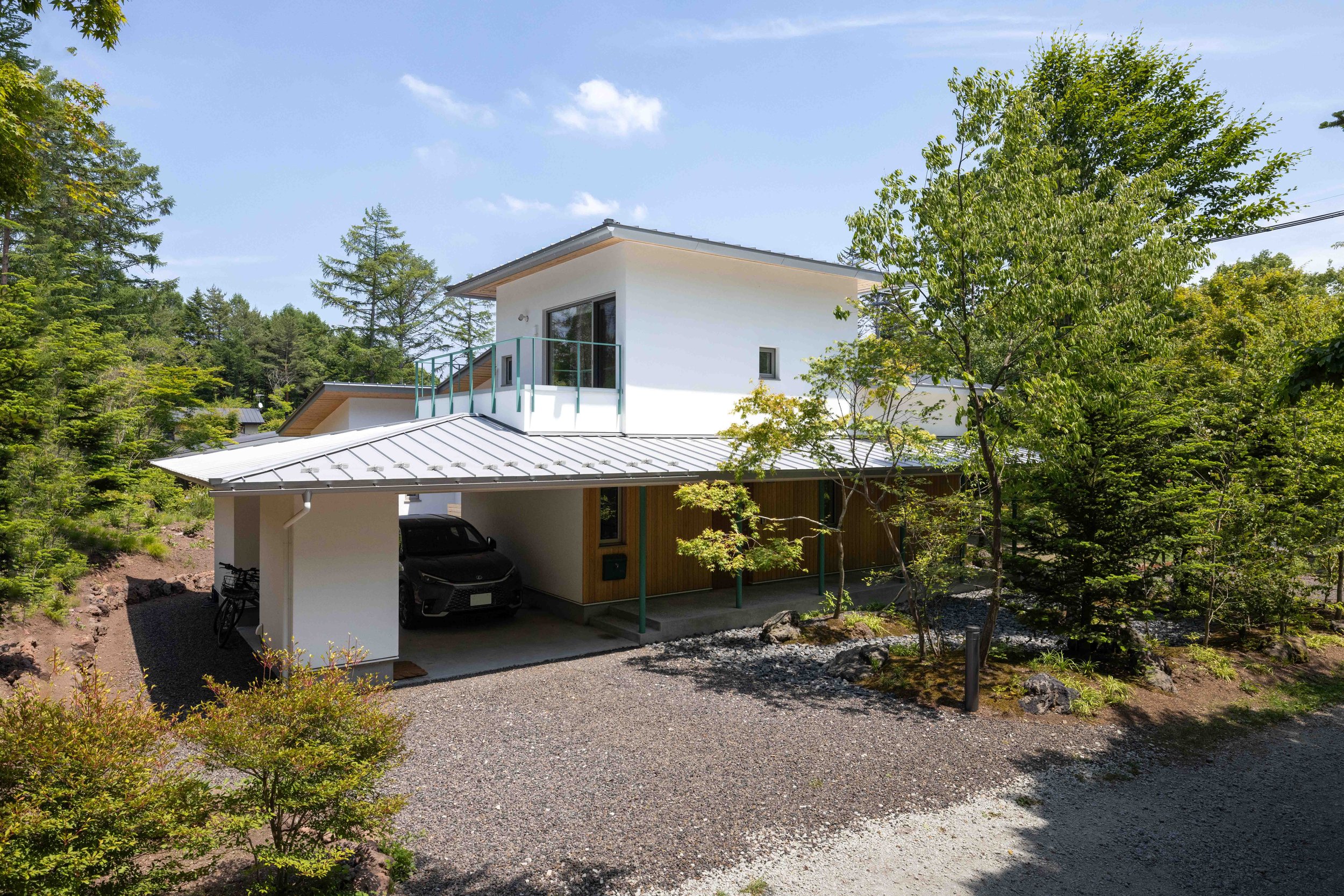 エイチの家｜自然に囲まれた軽井沢の住宅外観