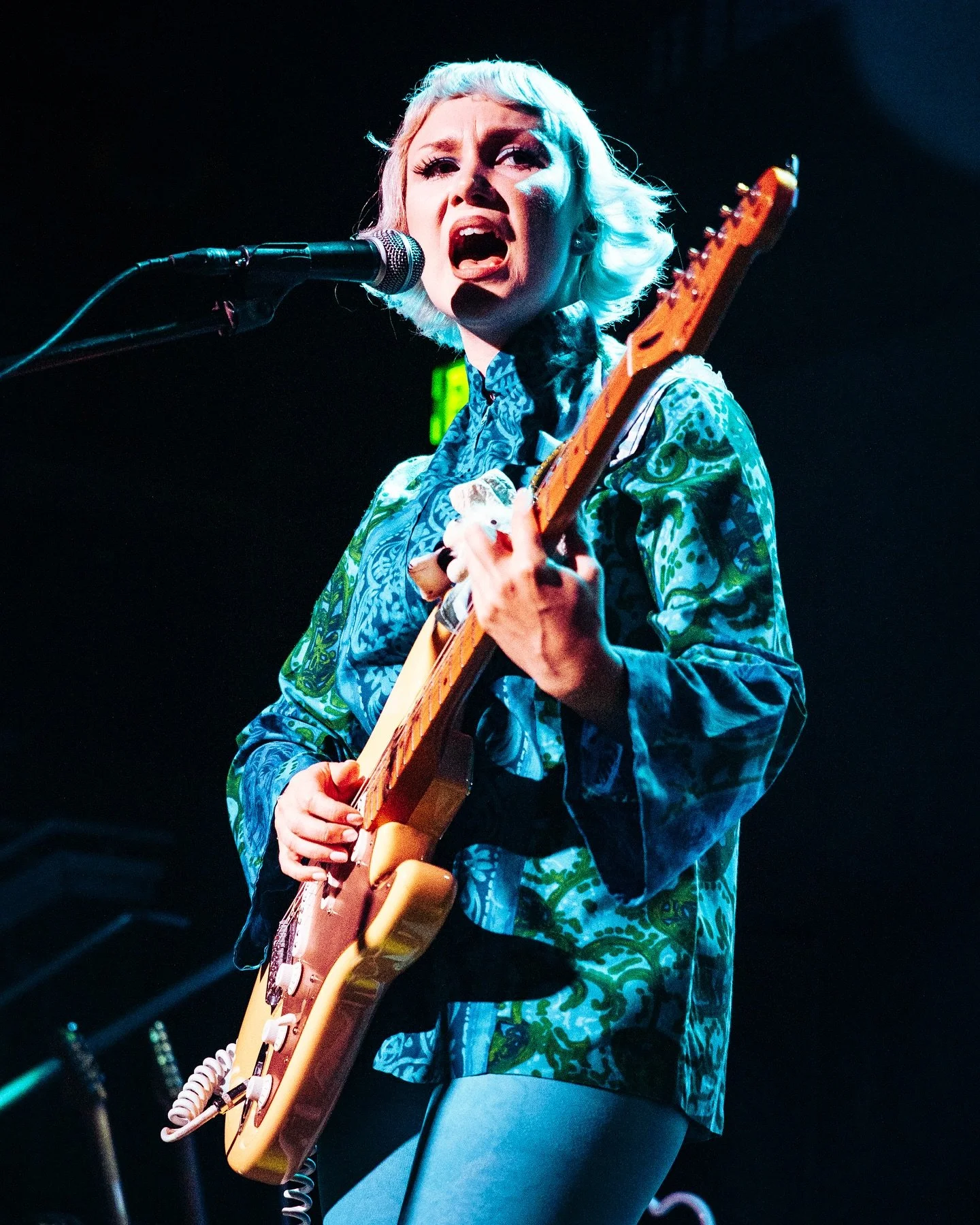 SACRAMENTO TONIGHT AT @harlowsnightclub !!! Thank you so much to @smoothymedia for capturing these photos at @freakout and boy did we freak-out! It was so fun to meet all of you in Seattle and Portland. 

So excited for our California portion, are yo