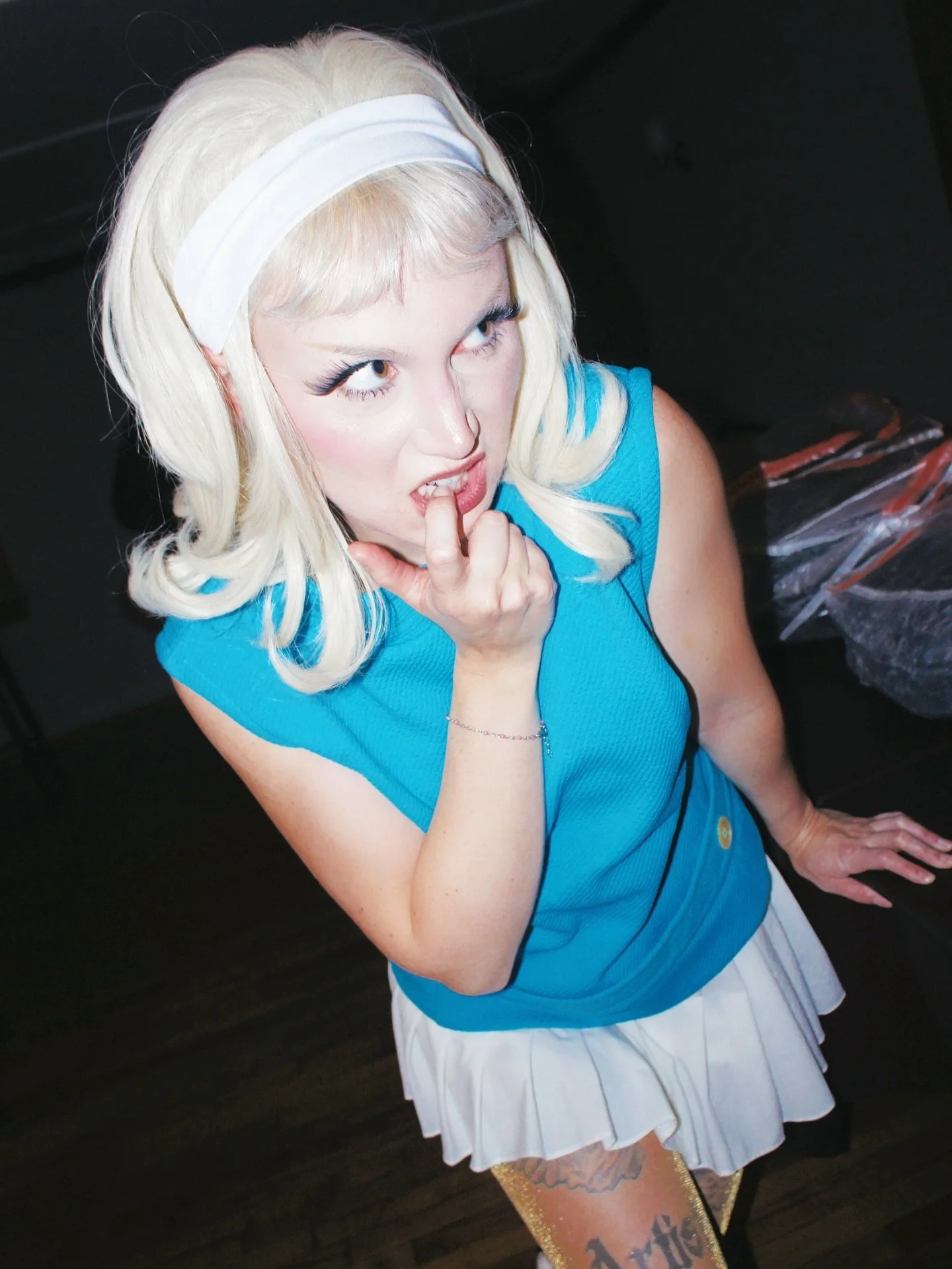 Baltimore I&rsquo;m looking at you! Thank you to @killerandthedarling for the fabulous photos❣️

Come see me open for the @thesurfrajettes on tour😻

3/29 Baltimore MD @metro_baltimore
4/1 Sanford FL @acecafesanford
4/2 West Palm Beach FL @respectabl