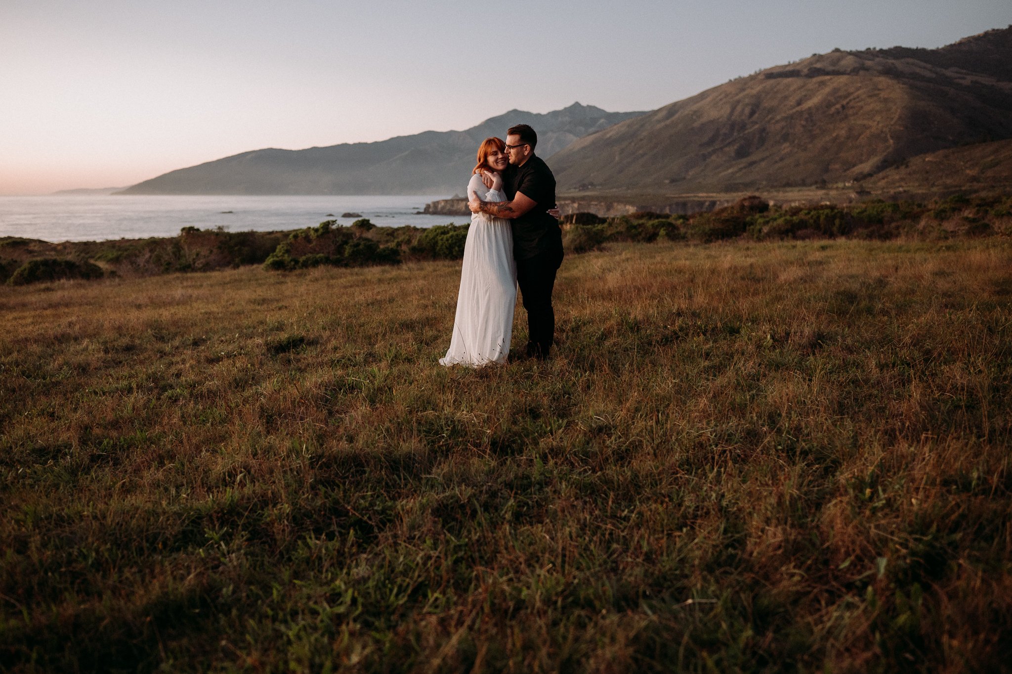 Couple-in-Meadow-Big-Sur-adventure-photography
