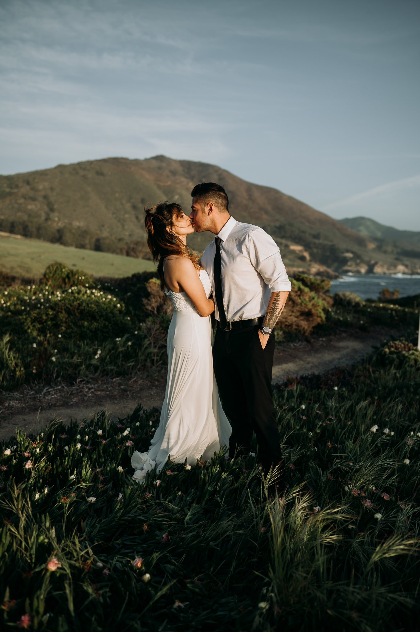 Newlyweds-photo-session-couple-cliffside-Big-Sur-California