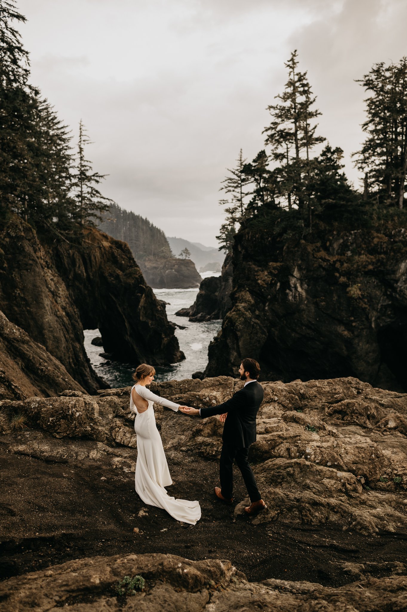 Oregon-Wedding-photographer-Flora-Gibson-77.jpg