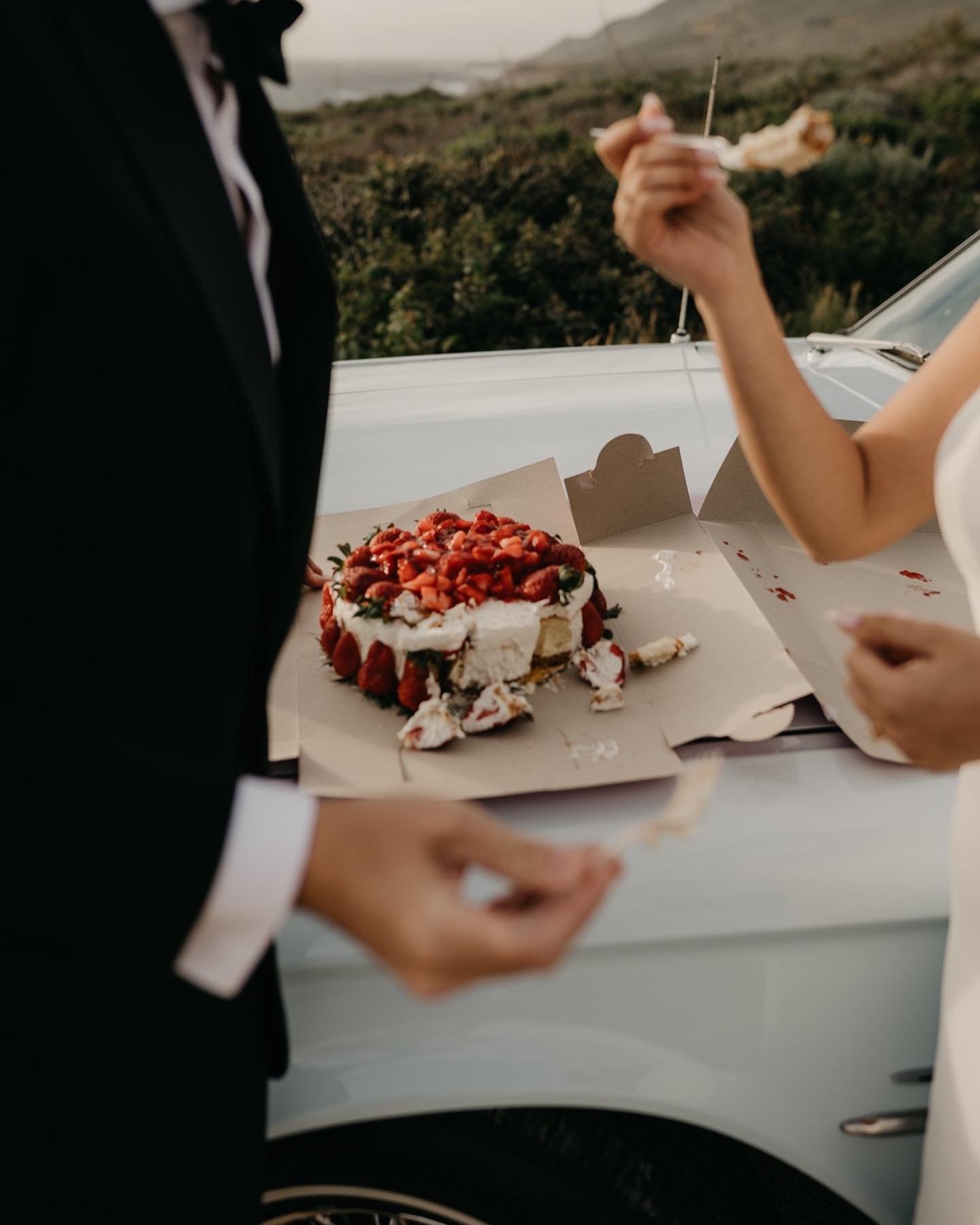 Obsessed with C &amp; G&rsquo;s beautiful wedding day. With lots of last minute changes their day was exactly what it was always supposed to be. 

Cheese cake on a vintage thunderbird ?! It doesn&rsquo;t get better. 

 #wildelopements #californiawedd