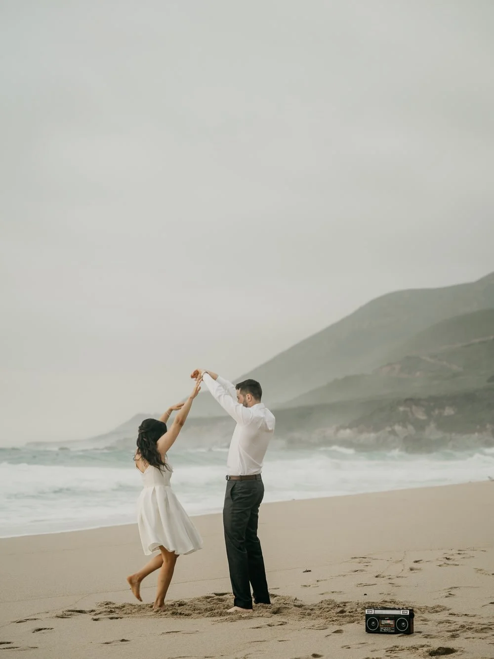 N+R +the ocean mist 

#californiaweddingphotographer #californiaelopement #elopementphotographer #elopementcollective #rfpotd