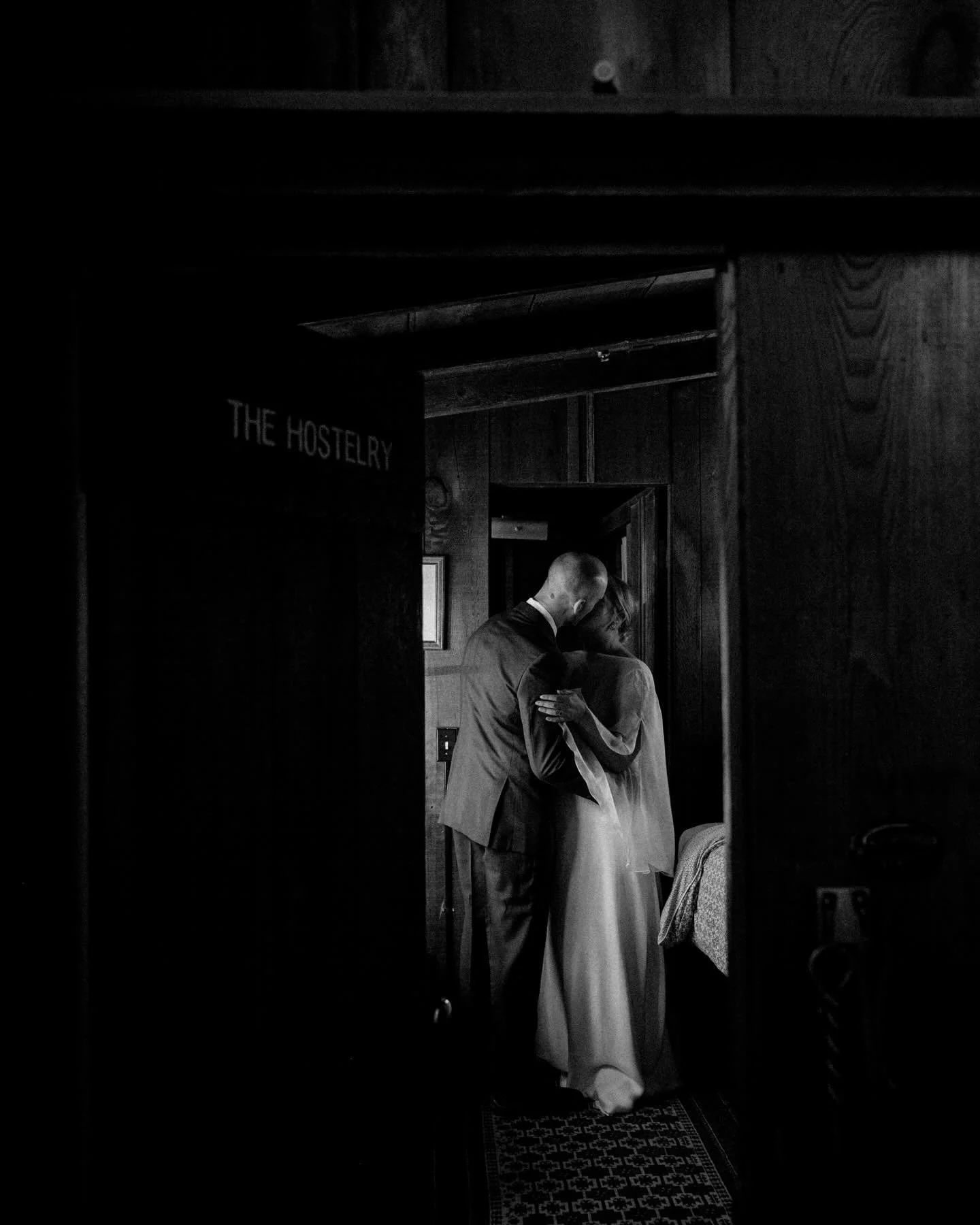 M+J salt air, redwood shadows, and a love that feels like it&rsquo;s been here forever. They got ready tucked inside @deetjensbigsurinn and whispered their vows by the sea.

Just them, the coast, and everything that matters. 

#bigsurwedding #califor