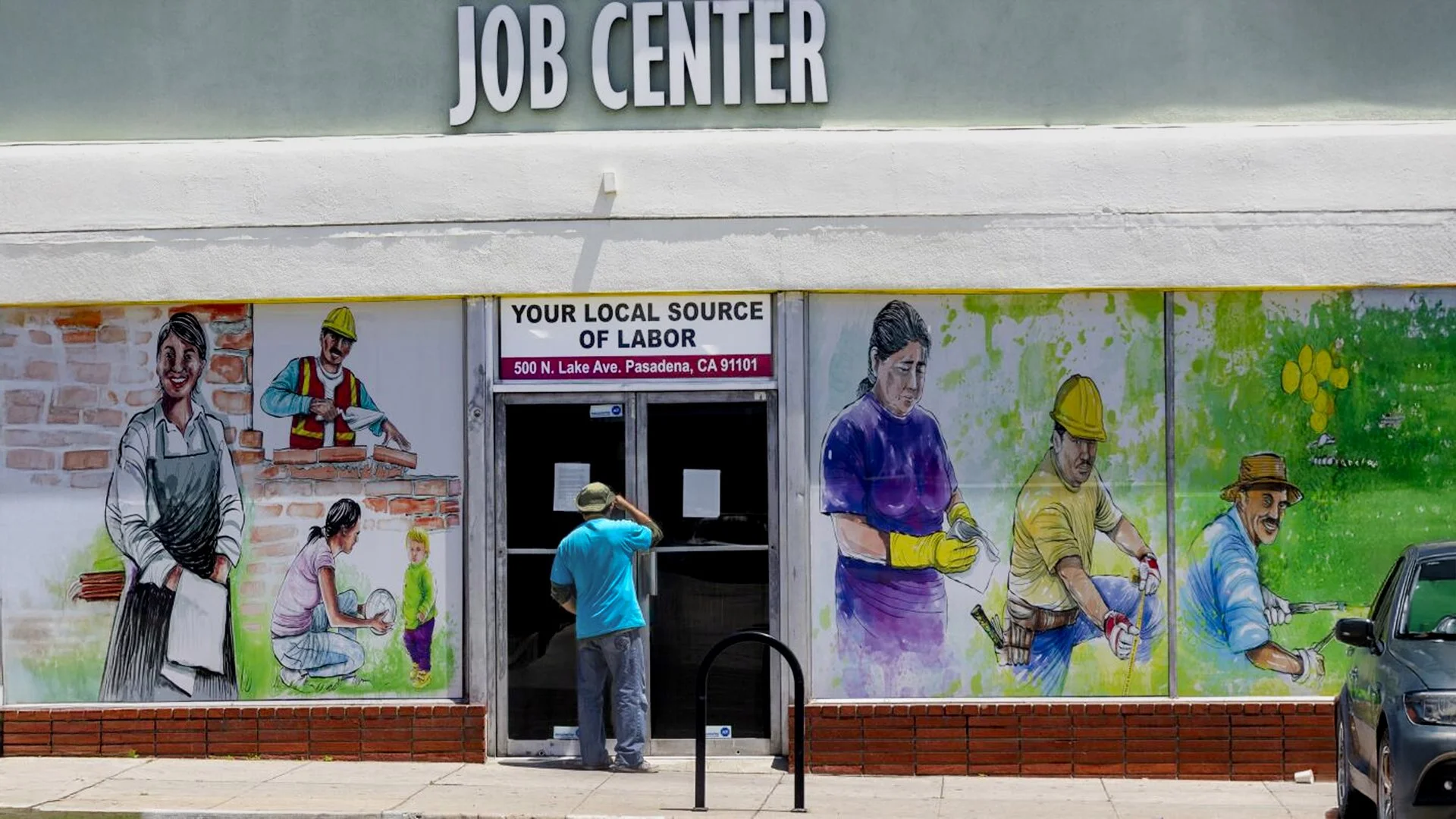 U.S. Jobless Claims Fall Sharply—What Does It Mean for the Dollar and Your Wallet?