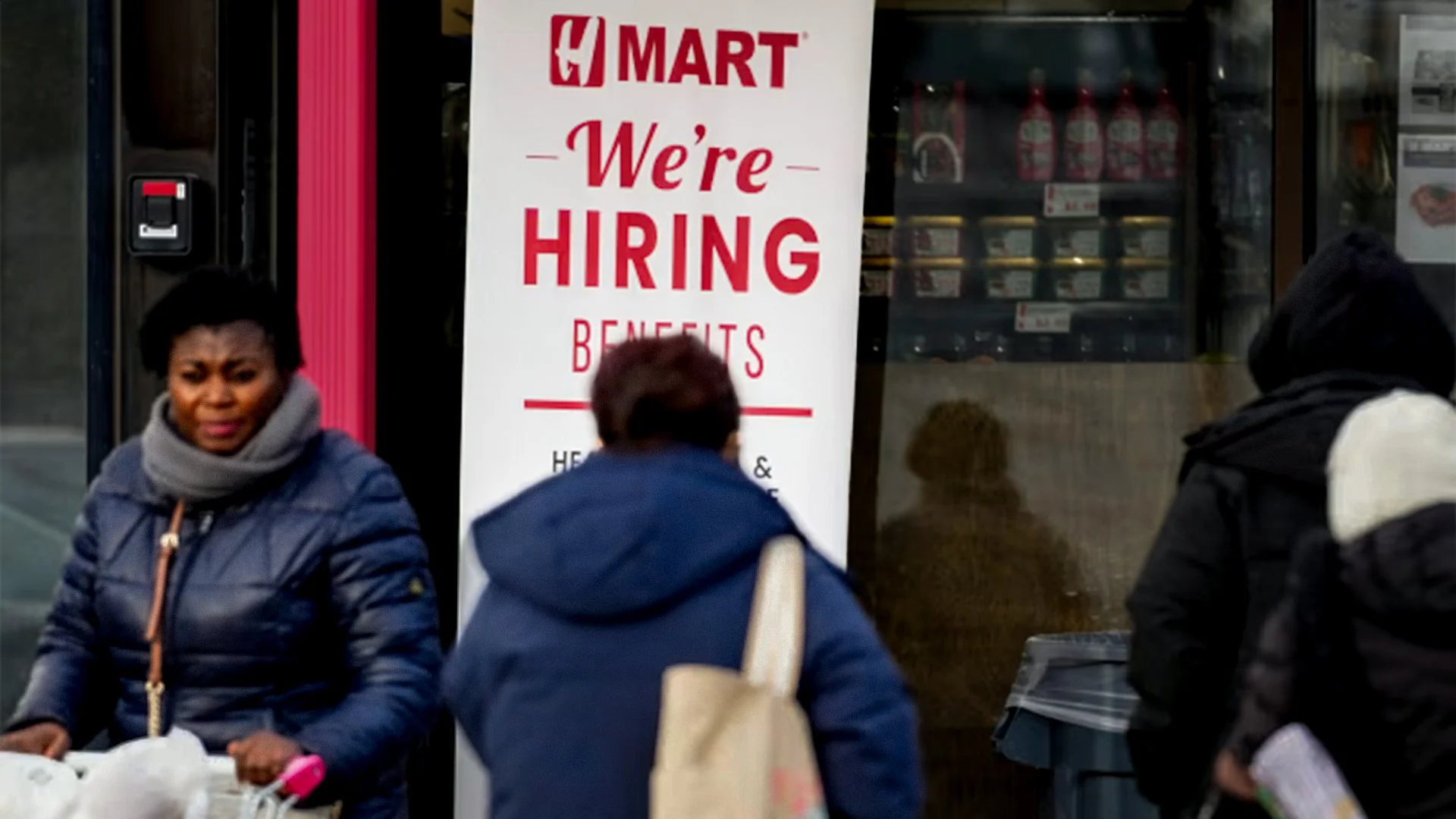 The Sub-200K Milestone: US Job Market Defies Year-End Expectations