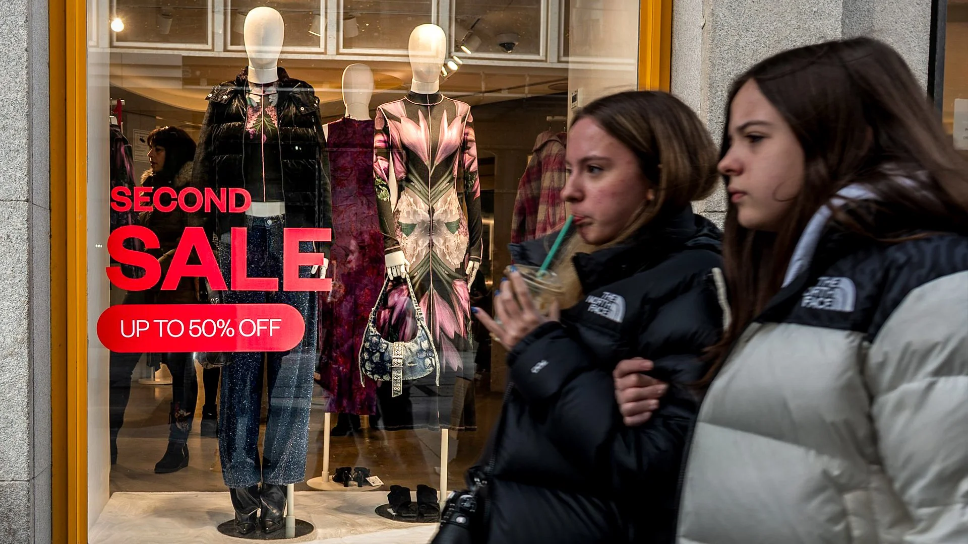 The Holiday Push: Deciphering Great Britain’s December Retail Rebound