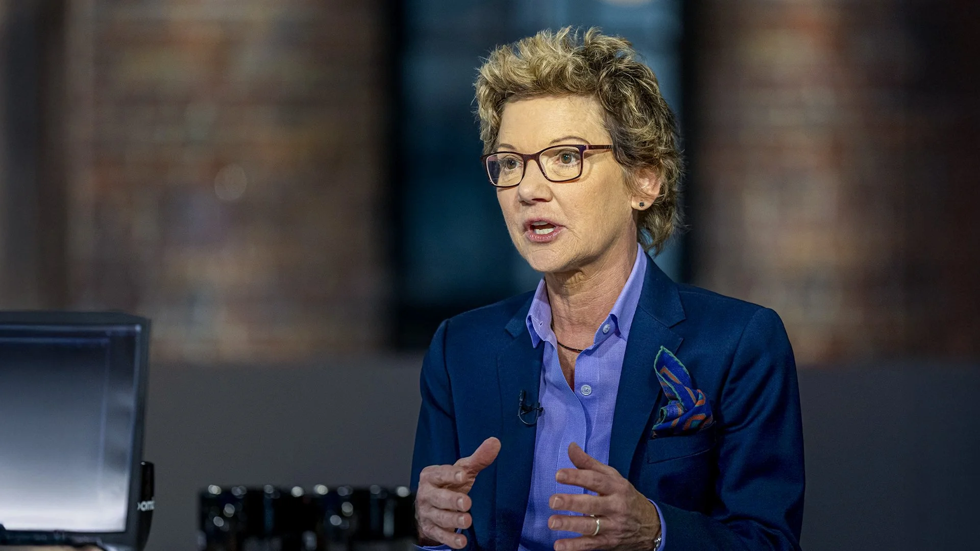 Fed Divide Deepens: Daly Calls for December Rate Cut Citing 'Vulnerable' Job Market Risk