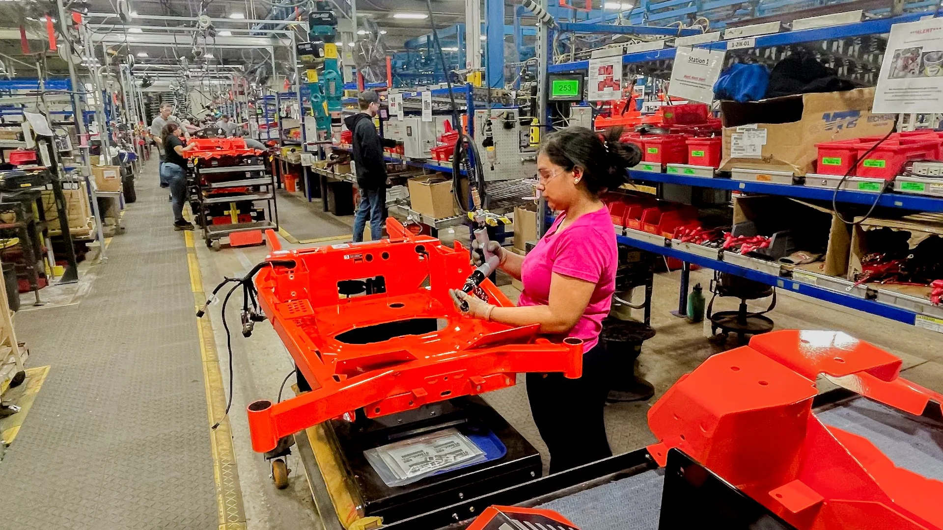 US Business Growth Slows in September, But Inflation Pressures Ease