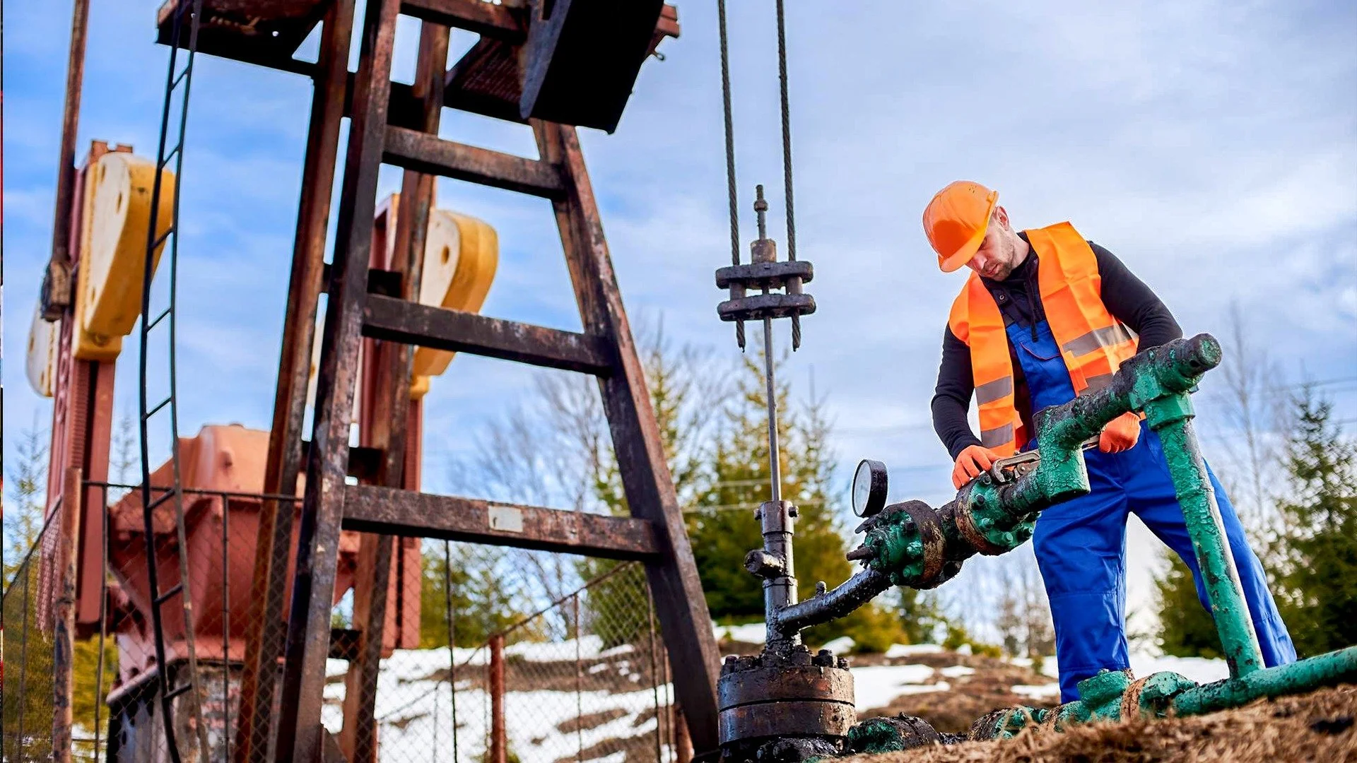 Diplomatic Breakthrough: Iran and US Reach "Principles" Deal; Oil Prices Tumble