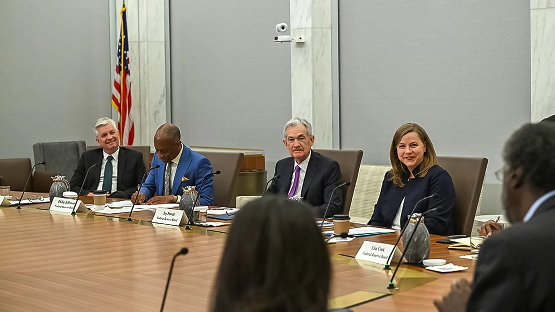 Trading Around Central Bank Announcements: FOMC, BOE, ECB, and BOJ Insights for Forex Traders