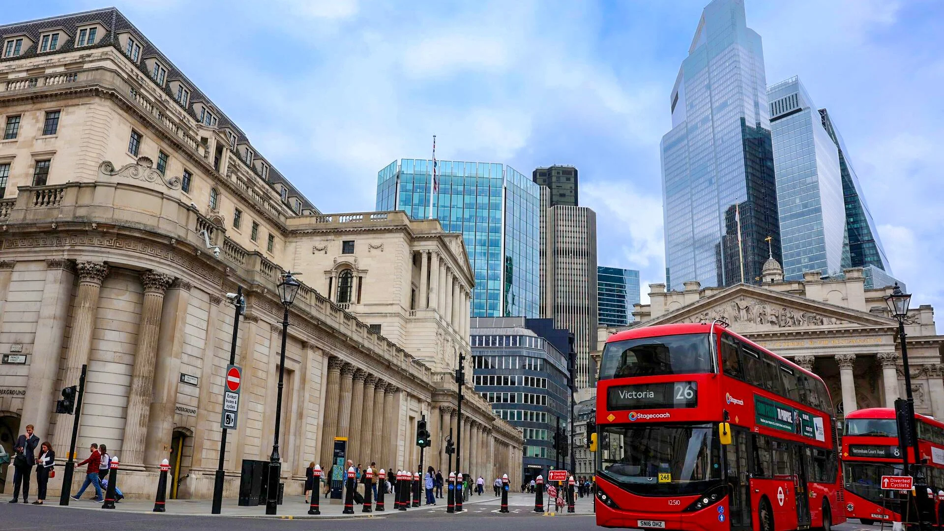 The British Rebound: Flash UK PMI Reveals a Post-Budget Growth Surge