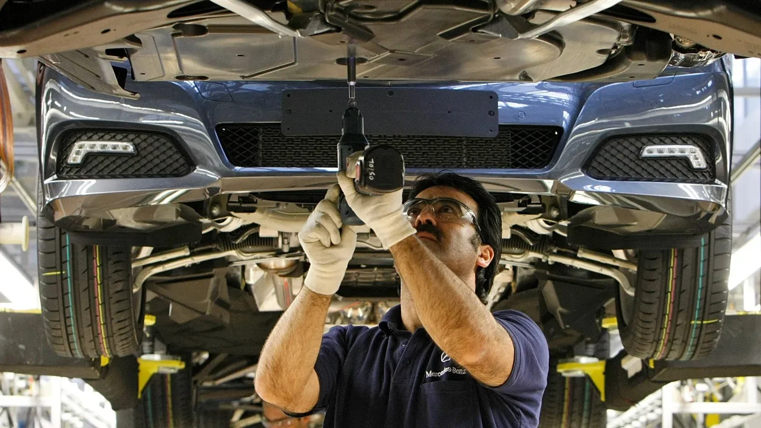 Germany’s Engine Restarts: Manufacturing Breaks 44-Month Slump as PMI Hits 53.1