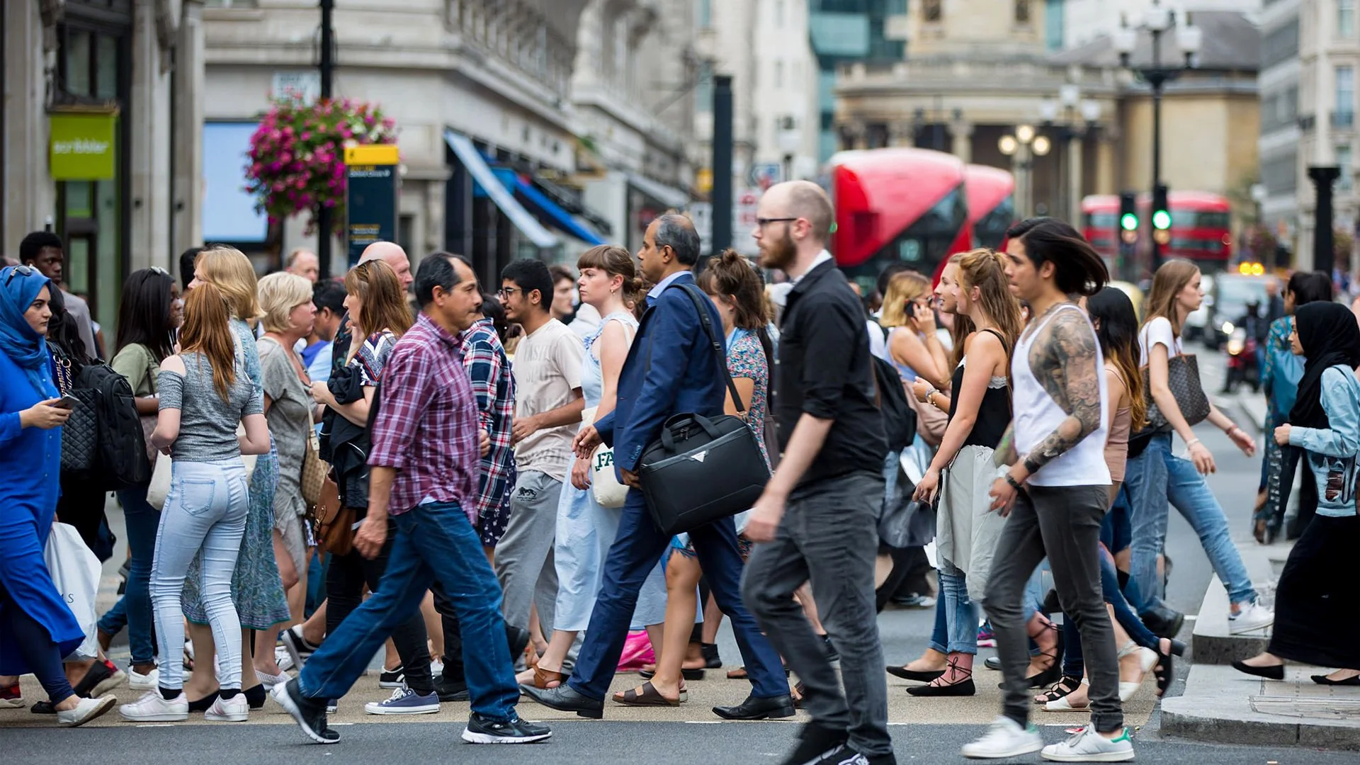 Stall Speed Warning: UK GDP Shrinks for the First Time Since 2023, Cementing Case for a Bank of England Rate Cut