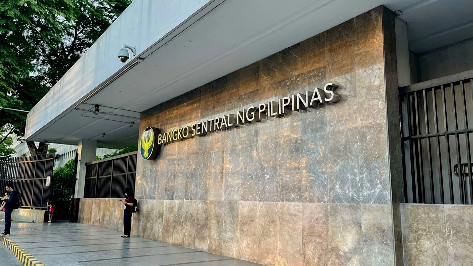 Who Really Sets PHP Interest Rates—BSP or the Fed?