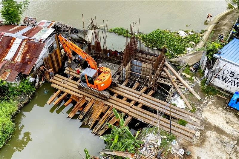 The Infrastructure Freeze: Corruption Probe Clouds Philippine Recovery