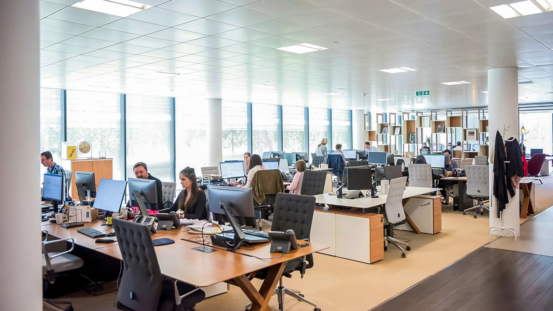 UK Labour Market Slows in November 2025—What It Means for the Pound and Forex Traders