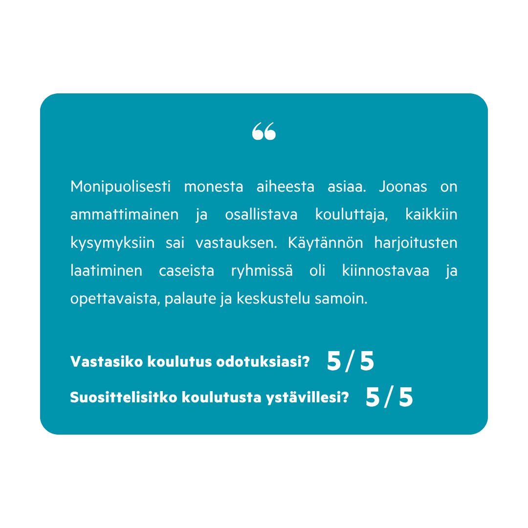 Tekstialusta, jossa on arviointilomake ja vastausmäärät kommenteille, sekä palautteen ja suosituksen kysymykset ja vastaukset 5/5.