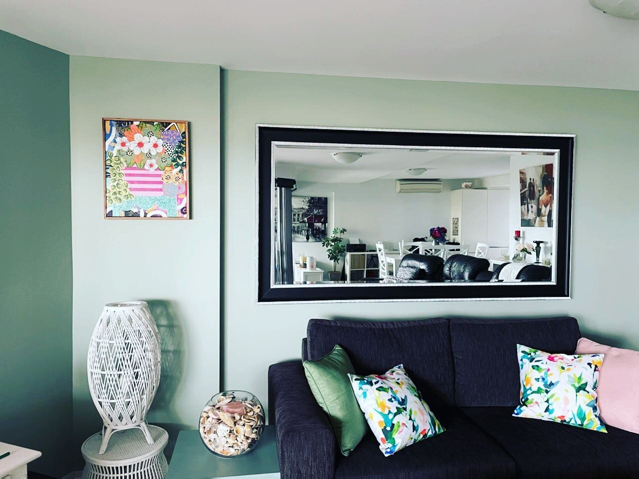 Another piece sitting pretty on its forever home. Makes me smile every time. 🥰

#artforyourhome #artforyourwalls #arthomedecor #floralart #floralartwork