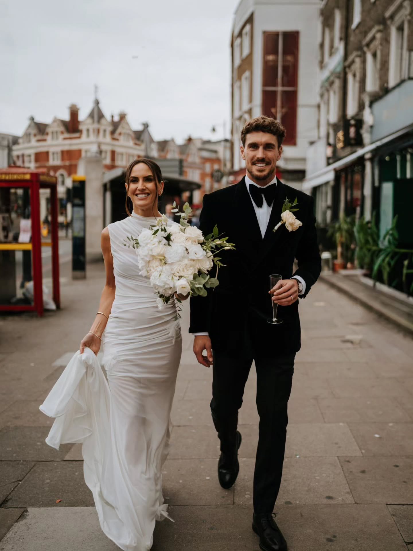 London just does weddings differently.

No posing. No fuss. Just two people, properly in the moment, right in the middle of the city.

This is the kind of wedding photography I&rsquo;m about &mdash; clean, modern, real.

If you&rsquo;re planning a Lo