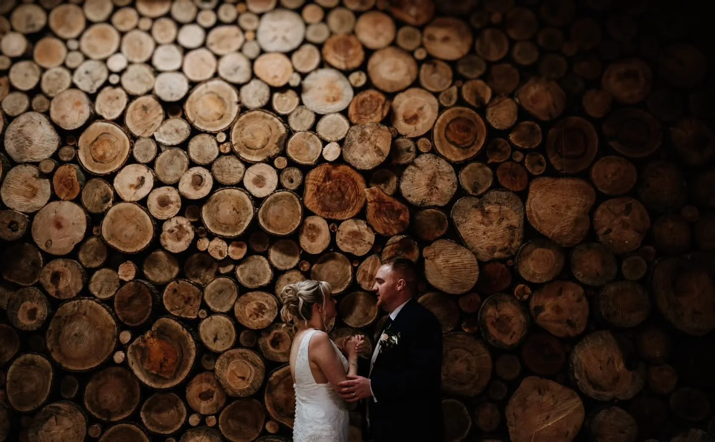 Back at Heaton House Farm last weekend for Becky and Zach's big one.

Honestly blown away by the new creative space the team have built. 

Absolute dream for portraits, group shots and getting properly creative 📷

Florist - @hannahelizabethflowers
D