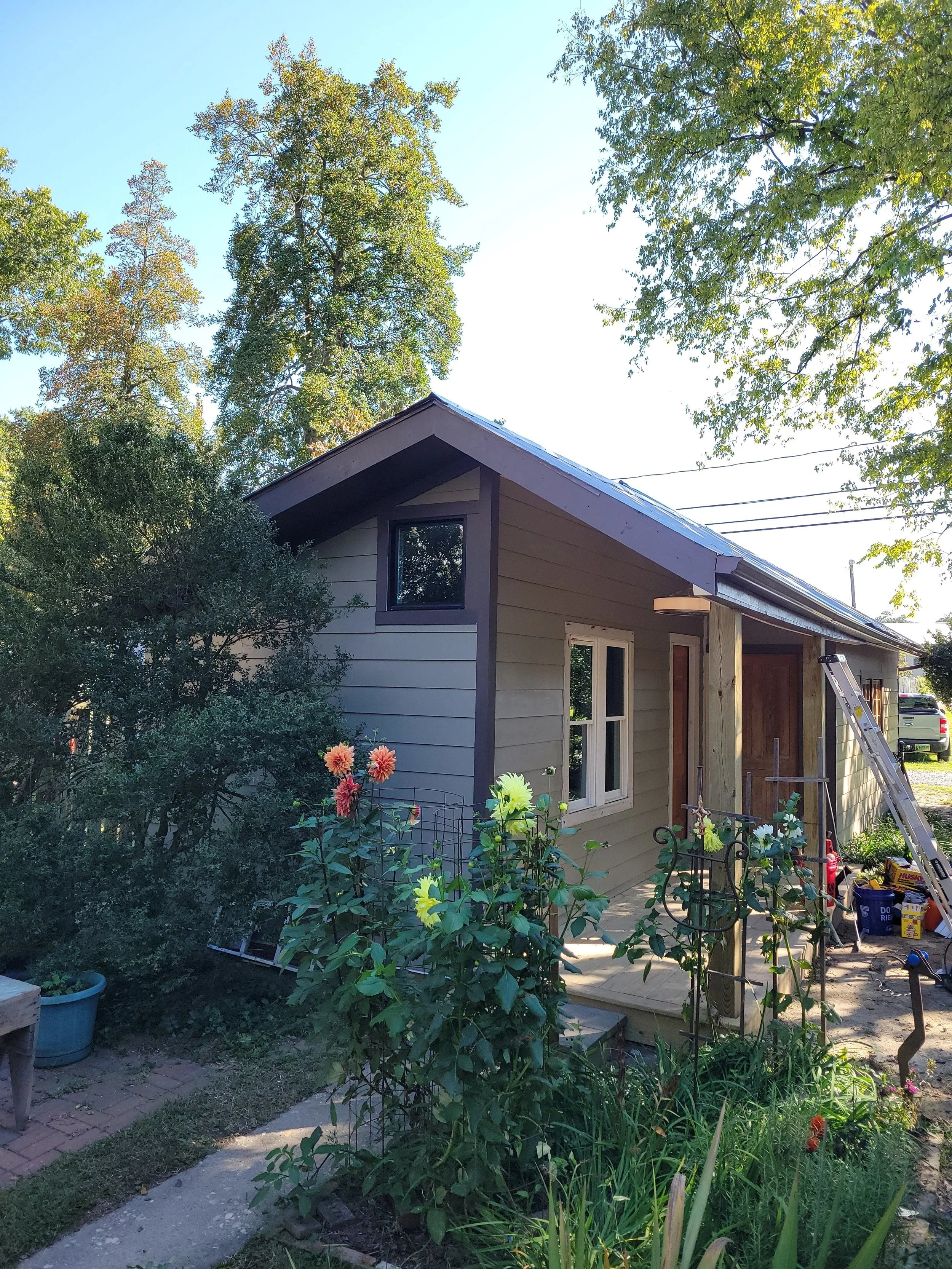 220 sq ft backyard studio with a full bath in Richmond, VA