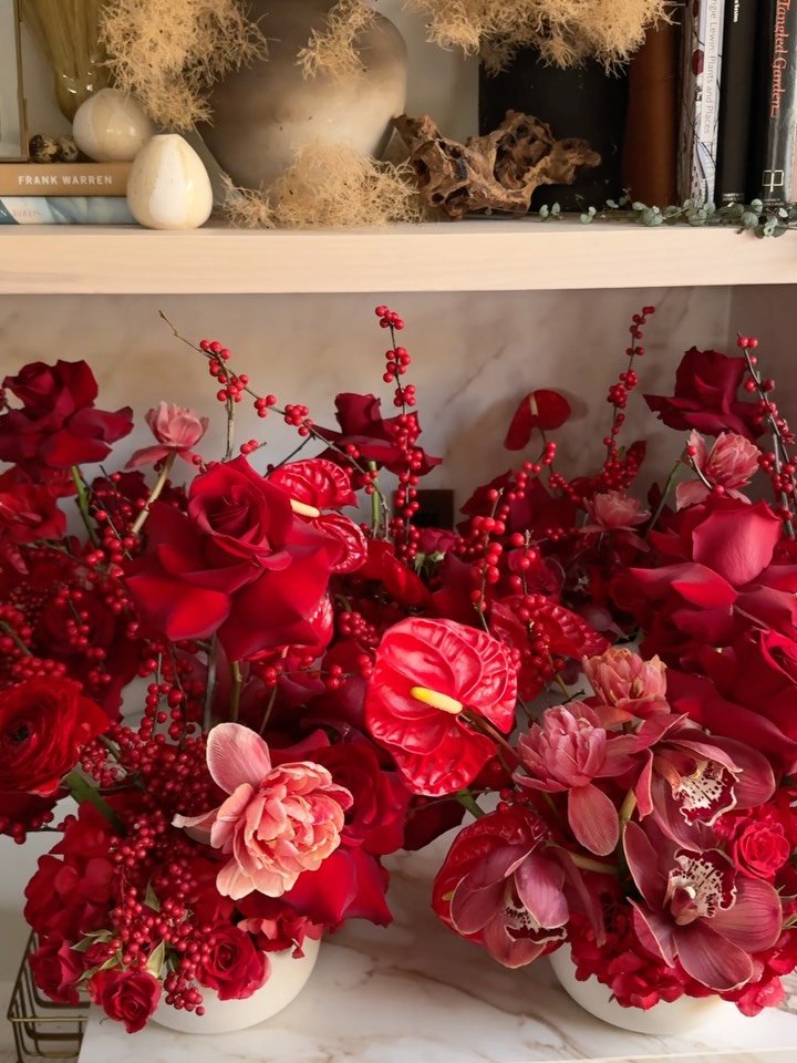 More red for my feed &hearts;️ So many red and burgundy palette requests for events this month and I&rsquo;m here for it.  These are just some of the pieces I created last week for  @ginahumildeevents for Mantella