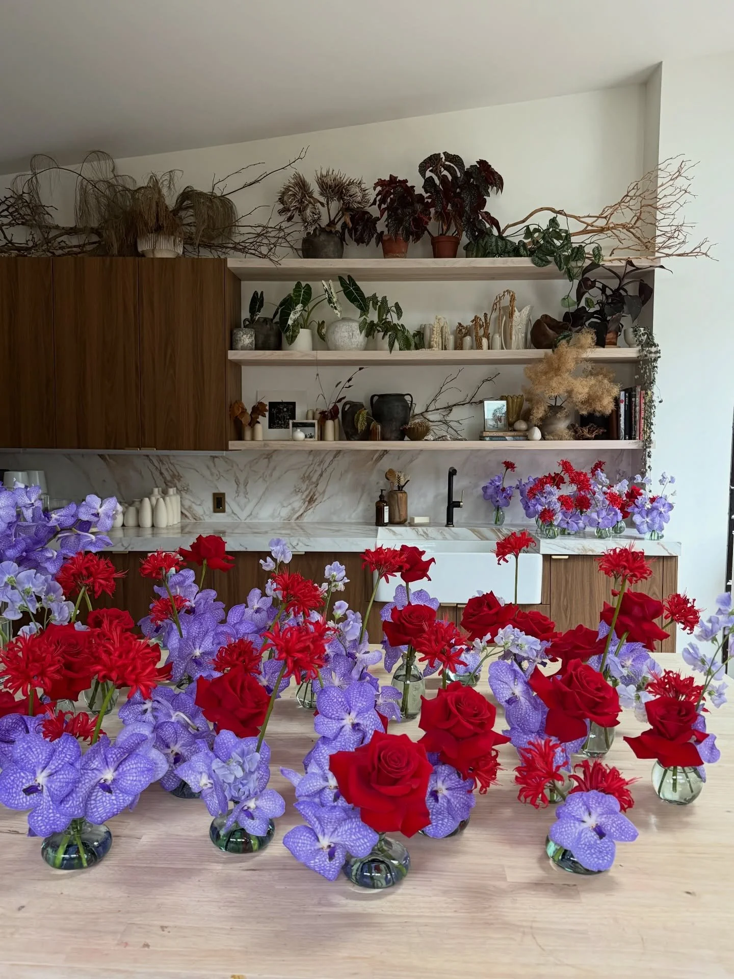 This colour combo for @maccosmeticscanada was 😍😍😍
🌹💜👗 @d3signcanada @ginahumildeevents