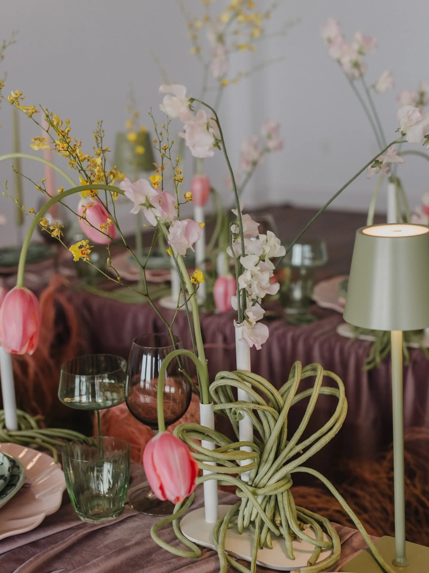 Long bean love 🫛. Highlights of my florals as part of the Bisous Events x Henley Room Open House.  Jessica, thank you @bisous_events for allowing me to be a part of this beautiful event.  And thank you Tami @tamikleinphoto for your gorgeous images. 